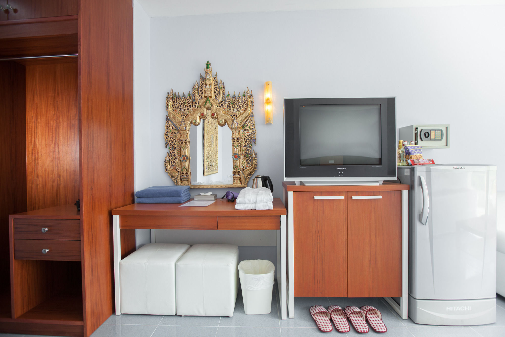 Rawai Chalong Beach Hotel Phuket מראה חיצוני תמונה