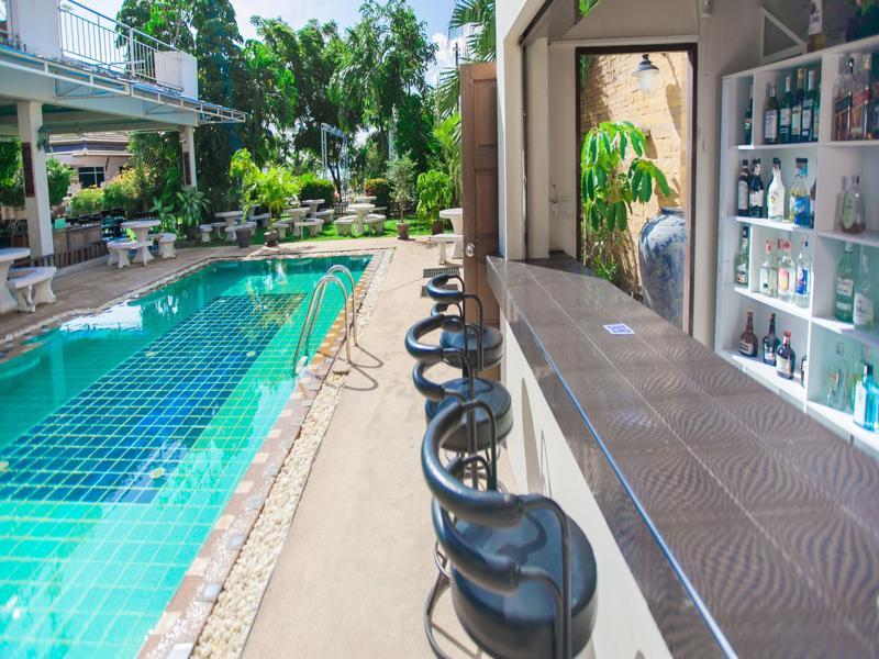 Rawai Chalong Beach Hotel Phuket מראה חיצוני תמונה